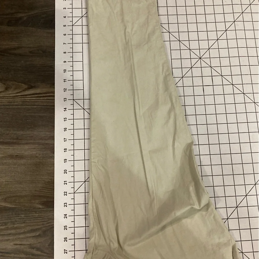 Patagonia Women’s Size 12 Cream‎ Khaki Pants